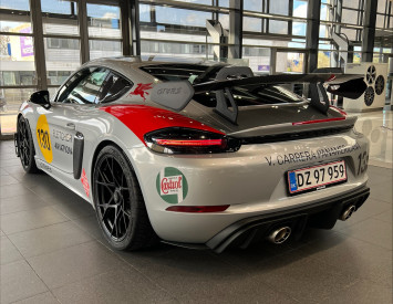 Porsche 718 Cayman GT4 RS 